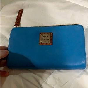 Large Dooney & Burke Detachable Wallet/Clutch